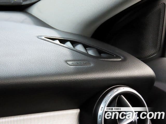 Mercedes-Benz GLA-класс X156 GLA200 d 4MATIC, 2017 16