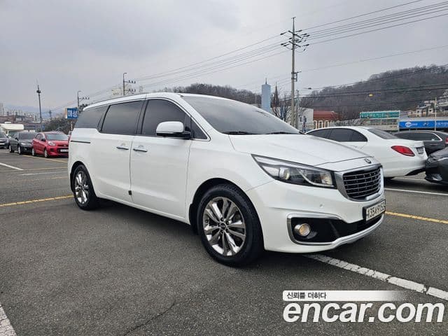 Kia All New Carnival Noblesse, 2015 3