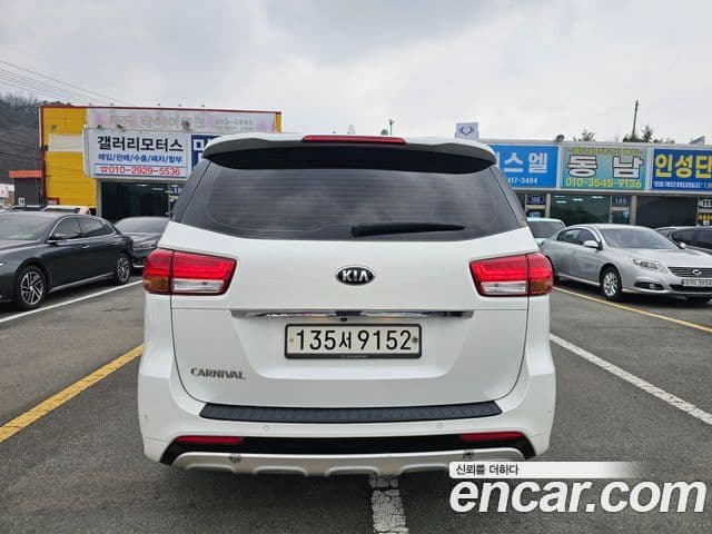 Kia All New Carnival Noblesse, 2015 4