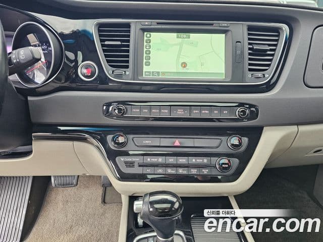 Kia All New Carnival Noblesse, 2015 15