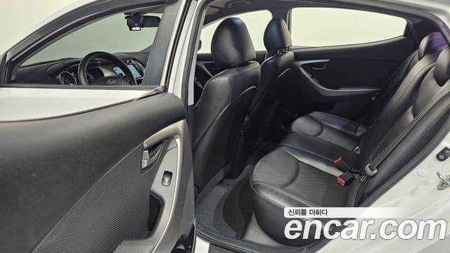 Hyundai Avante MD Style, 2014 11