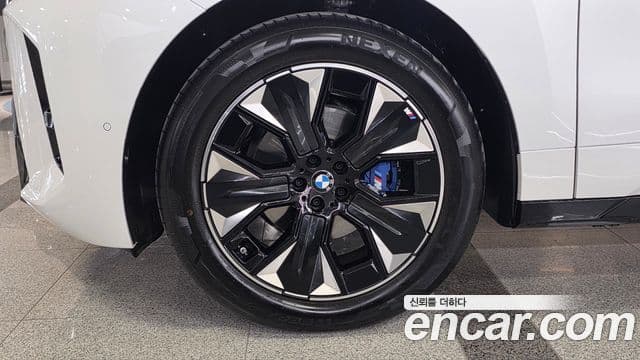 BMW iX xDrive45 M Sport, 2026 все фото