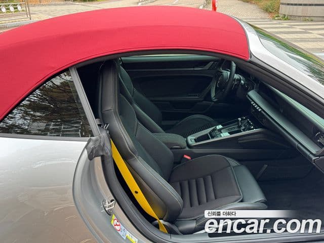 Porsche 911 (992) Carrera 4S кабриолет, 2024 14