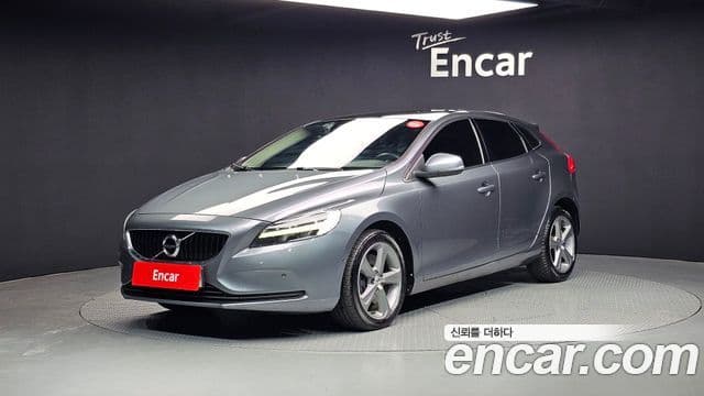 Volvo V40 2세대, 2018 1