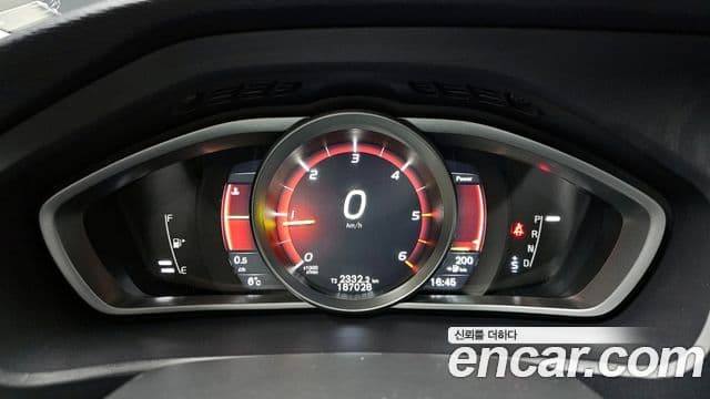 Volvo V40 2세대, 2018 8