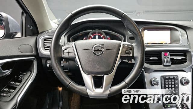 Volvo V40 2세대, 2018 13