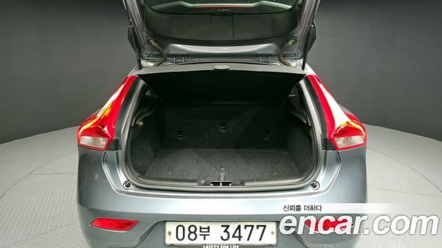 Volvo V40 2세대, 2018 20