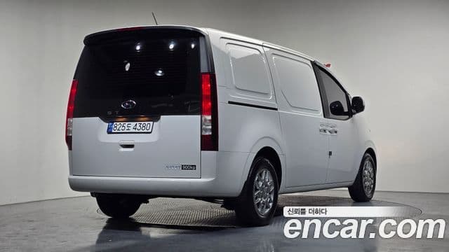 Hyundai Staria Modern, 2024 2