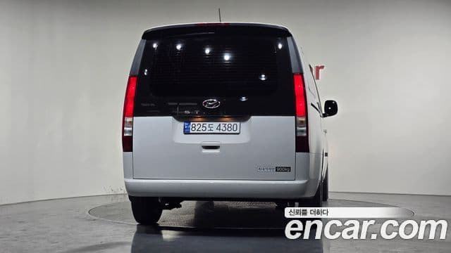 Hyundai Staria Modern, 2024 4