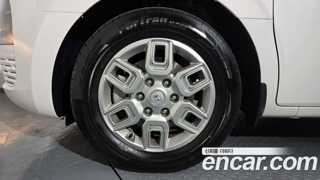 Hyundai Staria Modern, 2024 все фото