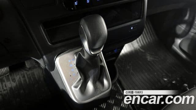 Hyundai Staria Modern, 2024 9