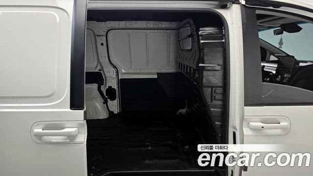 Hyundai Staria Modern, 2024 12