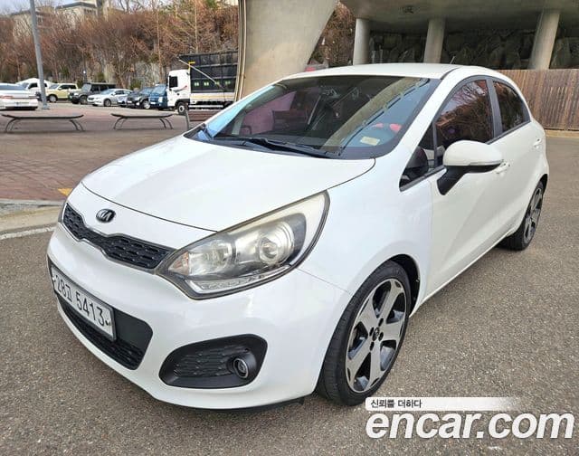 Kia All New Pride Prestige, 2014 1