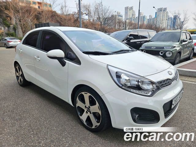 Kia All New Pride Prestige, 2014 2