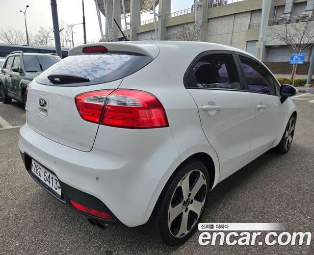 Kia All New Pride Prestige, 2014 4