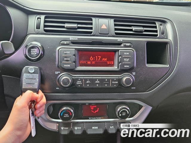 Kia All New Pride Prestige, 2014 12