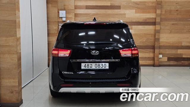 Kia All New Carnival Prestige, 2016 4