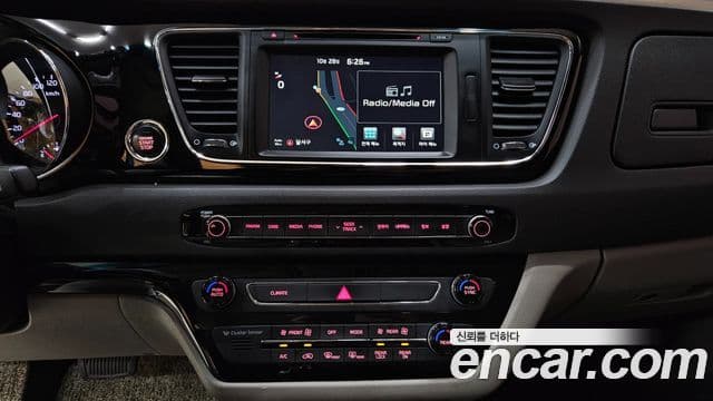 Kia All New Carnival Prestige, 2016 16