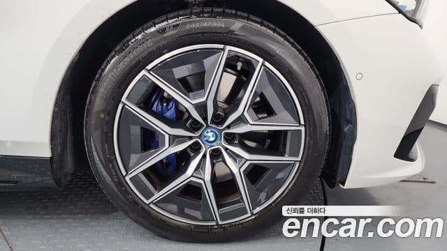 BMW i5 (G60) eDrive 40 M Sport, 2025 все фото