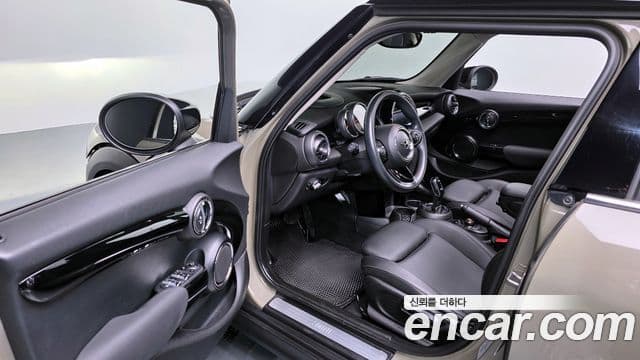 Mini Cooper 3세대, 2020 11