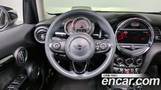 Mini Cooper 3세대, 2020 13