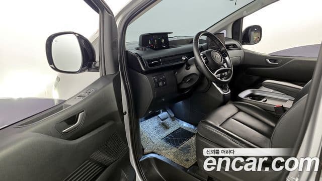 Hyundai Staria Modern, 2024 10
