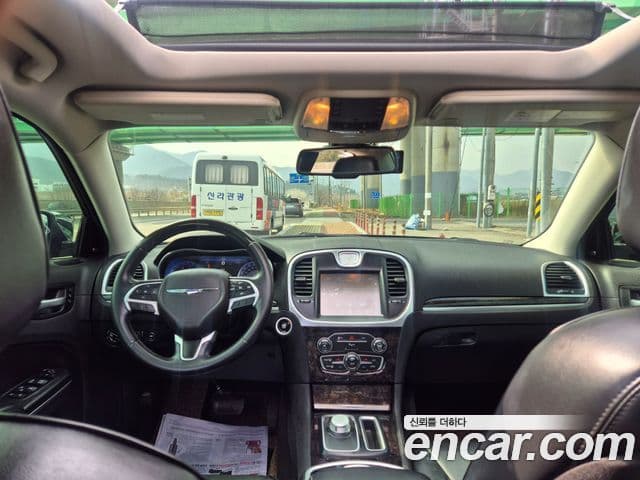 크라이슬러 The / новый New 300C, 2016 15