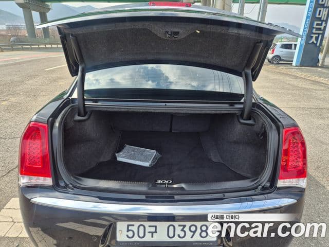 크라이슬러 The / новый New 300C, 2016 16