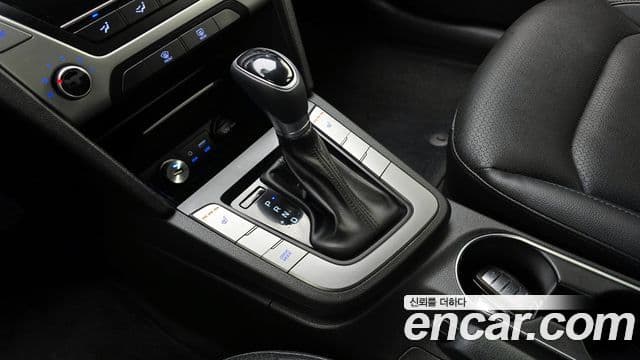 Hyundai Avante AD 1.6 GDI Value Plus, 2018 9