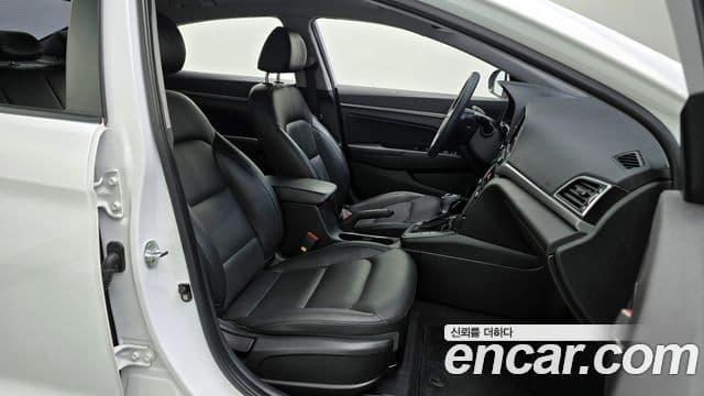 Hyundai Avante AD 1.6 GDI Value Plus, 2018 10