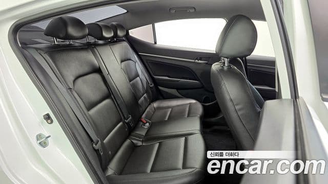 Hyundai Avante AD 1.6 GDI Value Plus, 2018 12