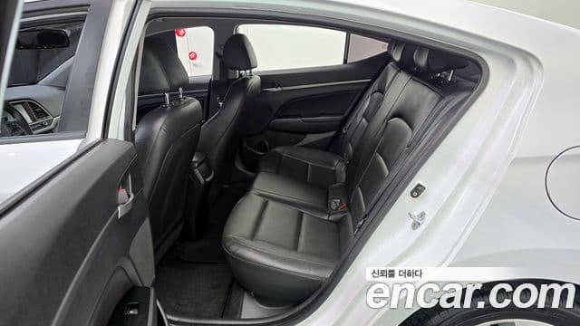 Hyundai Avante AD 1.6 GDI Value Plus, 2018 13