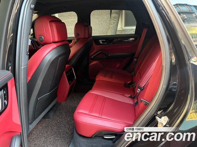 Porsche Cayenne (PO536), 2021 7