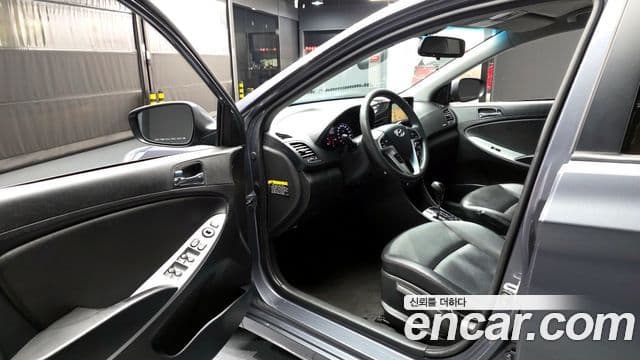 Hyundai Accent(новый кузов / новое поколение) Premier, 2011 10