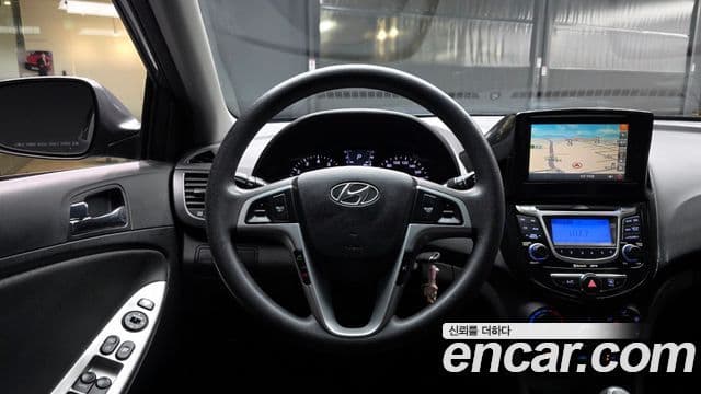 Hyundai Accent(новый кузов / новое поколение) Premier, 2011 13