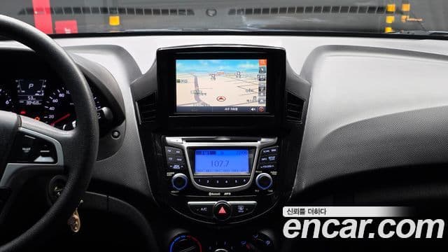 Hyundai Accent(новый кузов / новое поколение) Premier, 2011 14