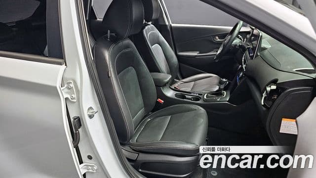 Hyundai Kona гибрид Special, 2020 10