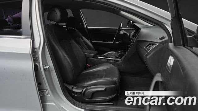 Hyundai LF Sonata Premium, 2015 11