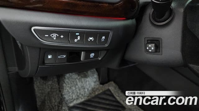 Genesis EQ900 Prestige, 2016 14