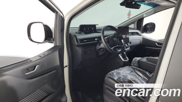Hyundai Staria Modern, 2024 10
