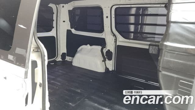 Hyundai Staria Modern, 2024 12