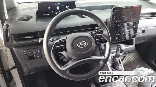 Hyundai Staria Modern, 2024 13