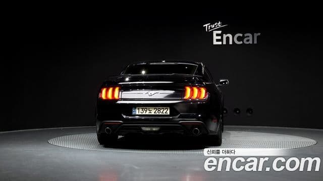 Ford Mustang купе, 2018 4