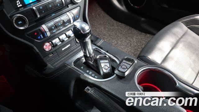 Ford Mustang купе, 2018 9