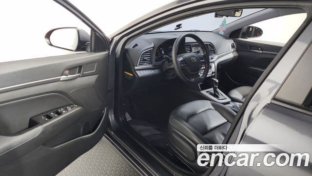 Hyundai Avante AD 1.6 GDI Value Plus, 2018 10