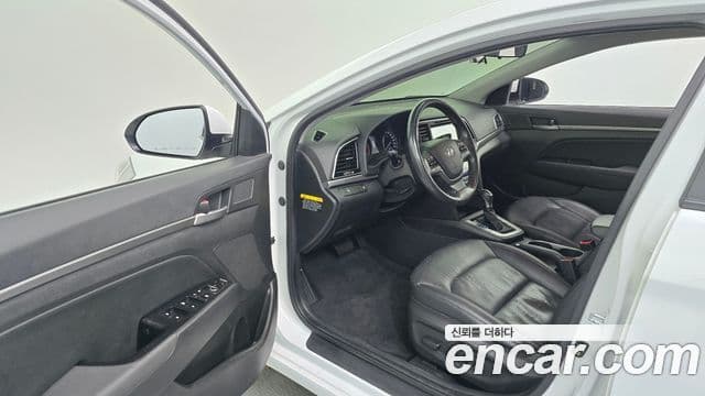 Hyundai Avante AD Special, 2016 10