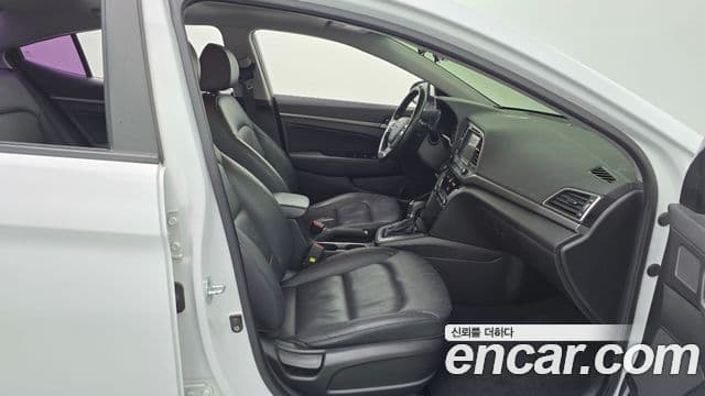 Hyundai Avante AD Special, 2016 11