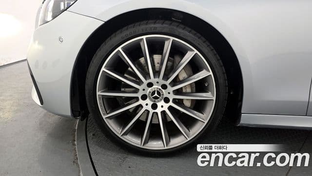 Mercedes-Benz E-класс W213 AMG Line, 2022 все фото