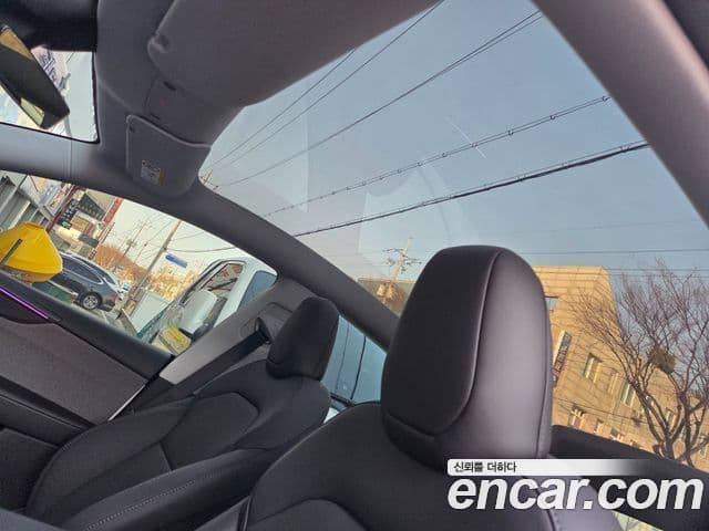 Tesla модель Y, 2025 11