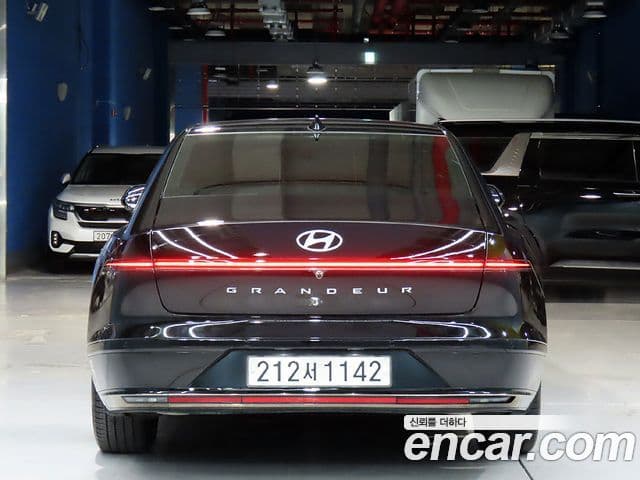Hyundai Grandeur (GN7) Calligraphy, 2023 3